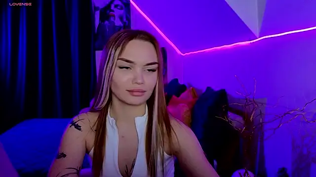 KitsyMoore's Live XXX Chat