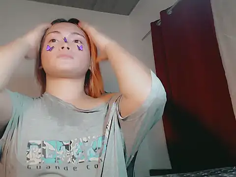 ur_babyjamella Show Webcam