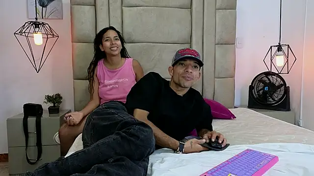 AntonioAndKarla: онлайн-секс-чат