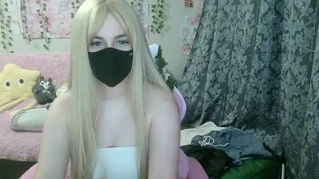 Show modela MysticYumiko na web-kameri