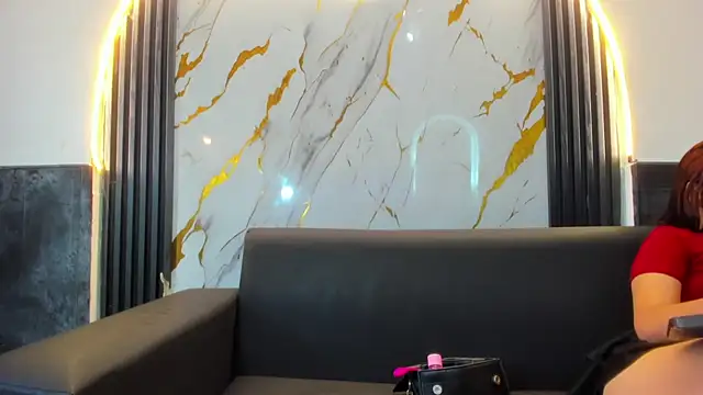 Show modela Cute_roxxxy na web-kameri