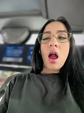 __IRIS__ live XXX chat