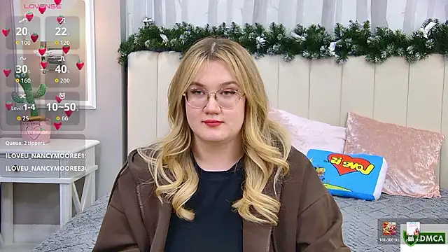 Nancy_Mooree Live XXX-Chat