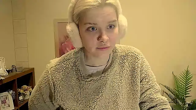 Chat +18 de Hot_Blonda ao vivo