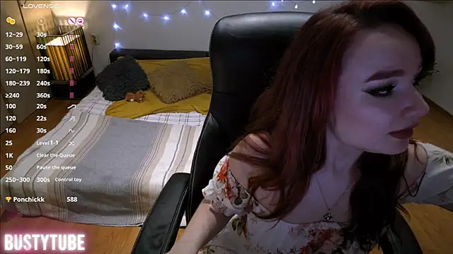BUSTYTUBE élő XXX-chatje