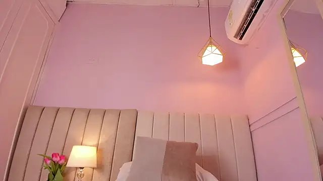 _lucia_18 Live XXX-Chat