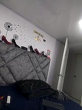 Chat +18 de Shantey_Laurent ao vivo