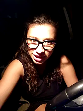 MiraBennet Chat XXX in diretta