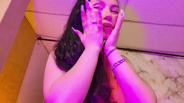 sofiafaces Chat XXX in diretta