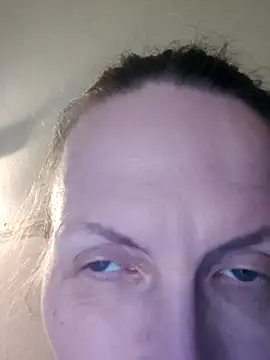 Evelina_cute: онлайн-секс-чат