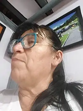 clarita_01's Webcam Show