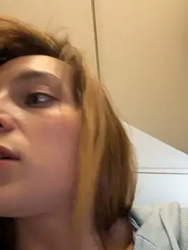 -AngelAri-'s Live XXX Chat