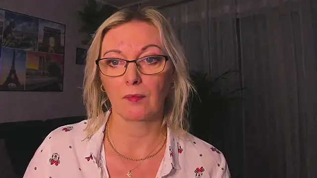 vanessa_chat: διαδικτυακό σόου στην κάμερα