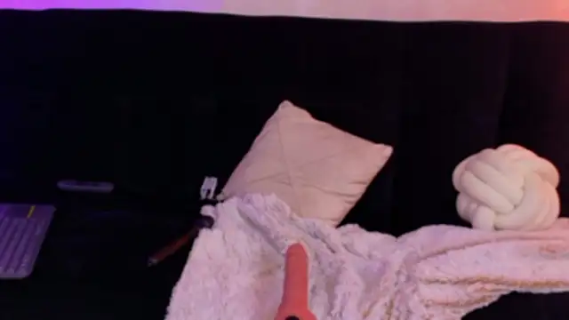 Chat XXX en directo de EmmyEvans1