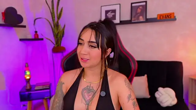 EmmyEvans1 Live XXX-Chat