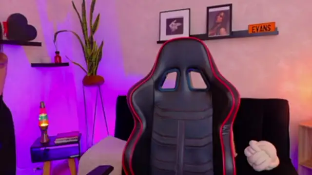 Онлайн чат XXX EmmyEvans1