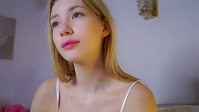 SunnivaCovil Live XXX-chat