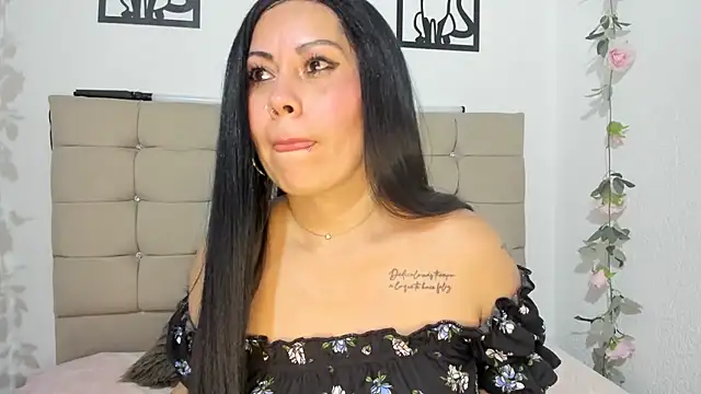 Chatroom XXX en direct de Tania_mature