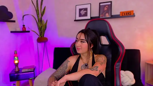 EmmyEvans1 Chat XXX in diretta