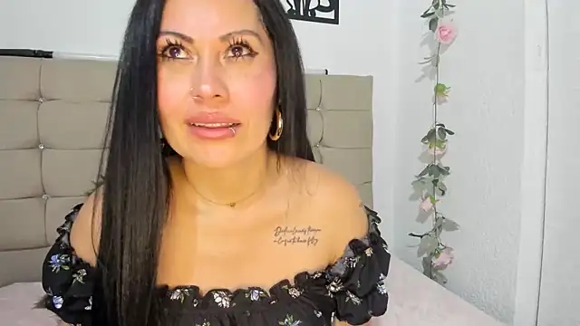 Tania_mature Adlı Modelin Canlı XXX Sohbeti