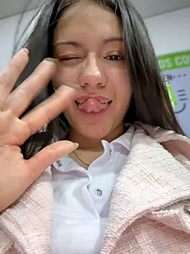 دردشة CHARLOTTE__05 الجنسية المباشرة