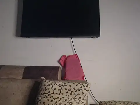 Chat +18 de Virgin_Aisha ao vivo