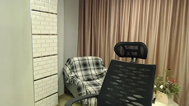 lunaaaaa23 即時 XXX 聊天