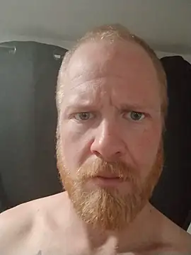 Pokazy przed kamerką – buster_hymen69