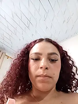 دردشة Mommy-Hot الجنسية المباشرة