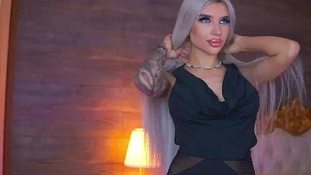 Juicy_Jessye Show in webcam