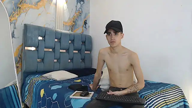 HEART_OF_MILAMBER live XXX chat