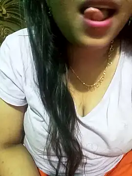 Chadni19 élő XXX-chatje