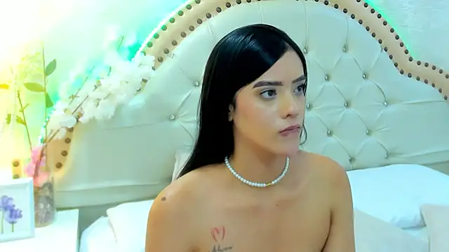 VioletaJhonson Adlı Modelin Canlı XXX Sohbeti