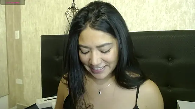 Susy_thomson 现场XXX聊天