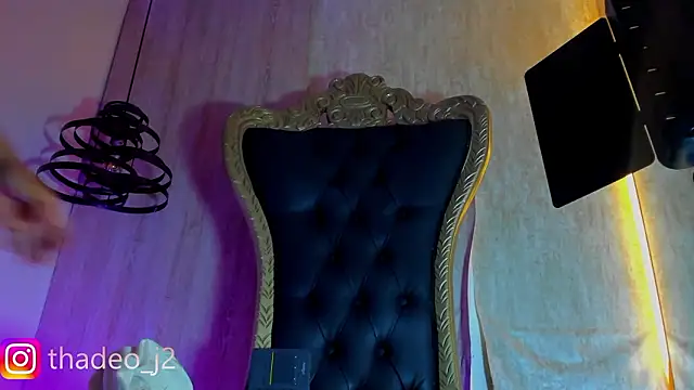 thaddeus_king Chat XXX in diretta