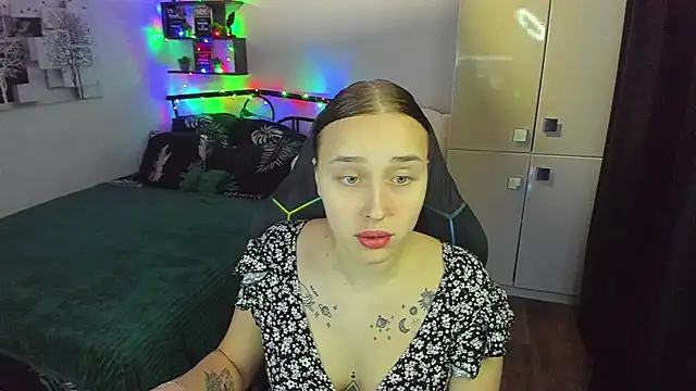 CrazyBitchInLace Live XXX-Chat