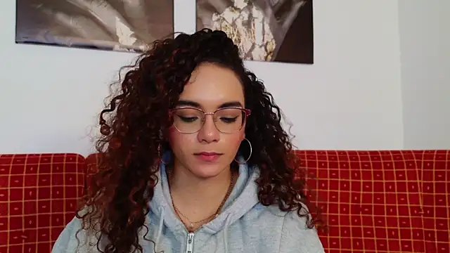 Taylor_Tina Adlı Modelin Canlı XXX Sohbeti