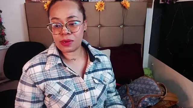 MIA__SPENCER 现场XXX聊天