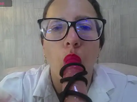 sara_marrisson Adlı Modelin Canlı XXX Sohbeti