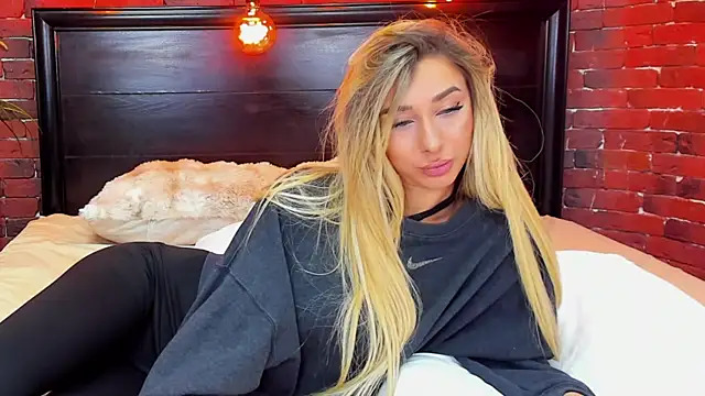 ChristynaRoss Chat XXX in diretta