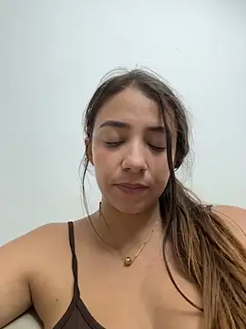 Chatroom XXX en direct de Hall_16