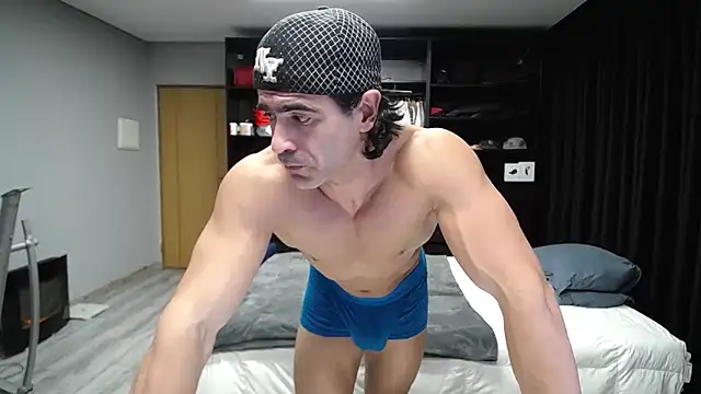 latinoo23bom Chat XXX in diretta