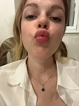 HarrietDart Adlı Modelin Canlı XXX Sohbeti