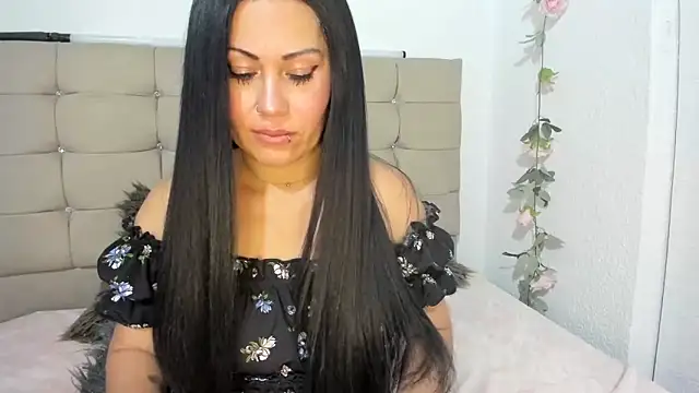 Tania_mature Adlı Modelin Canlı XXX Sohbeti