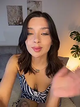 Estrer_collins Chat XXX in diretta