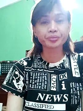 Онлайн чат XXX QueenSoreal