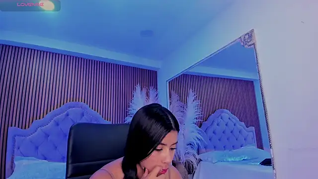 SelenaStonne's Live XXX Chat