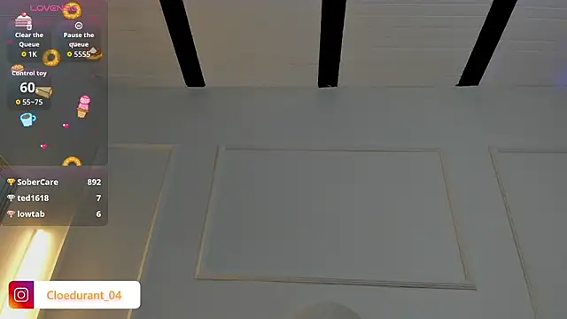 CloedurantのライブXXXチャット