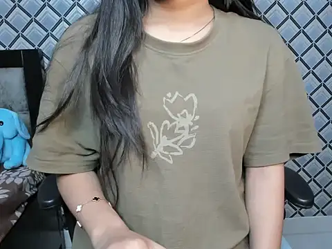 Evahhh4u: διαδικτυακό σόου στην κάμερα