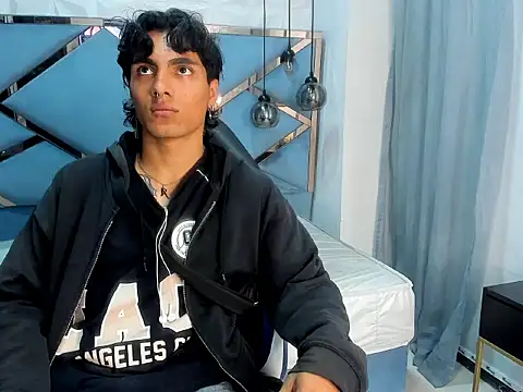 Chat +18 de MattFiore ao vivo